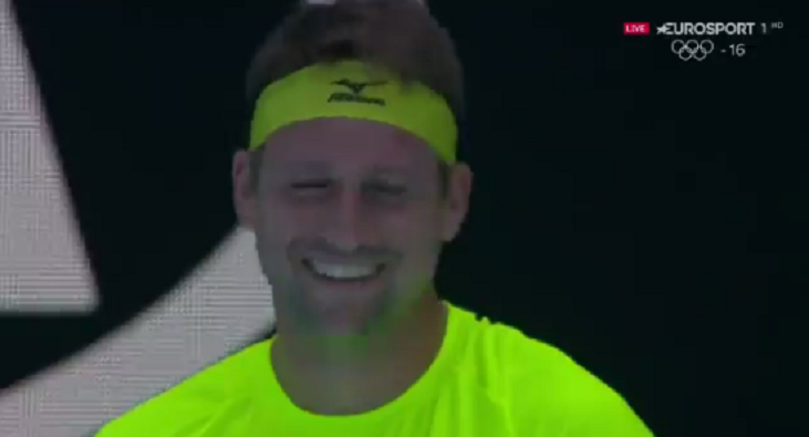 [VÍDEO] Alarmes de evacuação da Rod Laver Arena tocaram no início do Chung vs. Sandgren