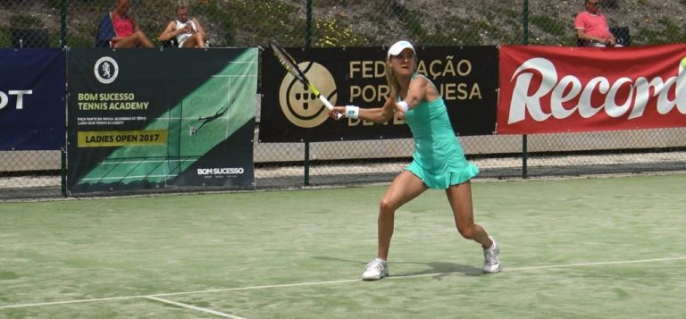 Irmã de Agnieszka Radwanska nos quartos de final em Óbidos
