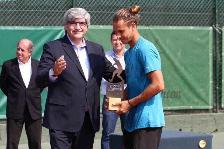 Do apoio do pai às tatuagens inspiradoras. Gleb Sakharov é o campeão do ‘future’ de Oliveira de Azeméis