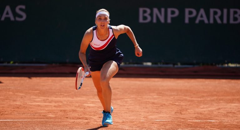 Vesnina volta a ganhar três anos (e um filho) depois: «Momento enorme para mim»