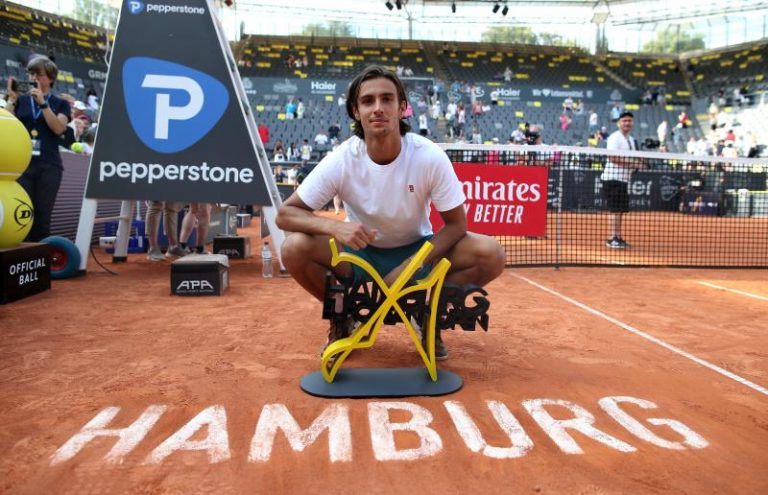 Musetti ‘culpa’ Alcaraz pelo título em Hamburgo: «Inspiraste-me muito»