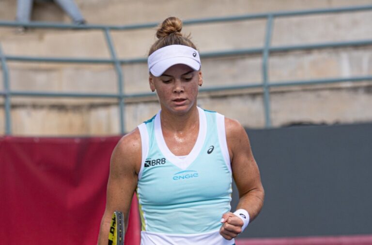 Laura Pigossi vence nove games seguidos e passa bem pela estreia em Caldas da Rainha