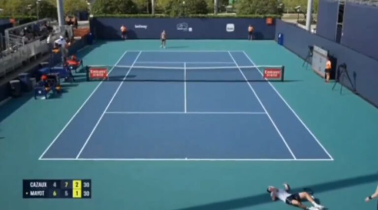 [VÍDEO] Cazaux colapsa em court em Miami e adversário já justificou a (lenta) reação