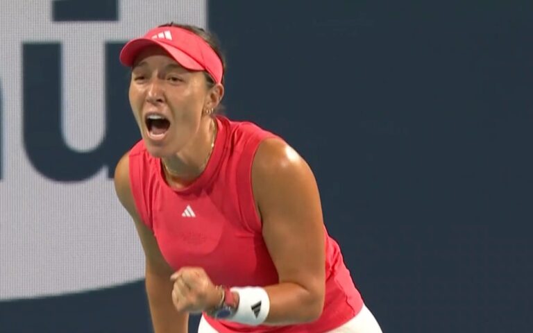 Pegula acaba com sonho de Eala após batalha incrível e vai defrontar Sabalenka na final em Miami