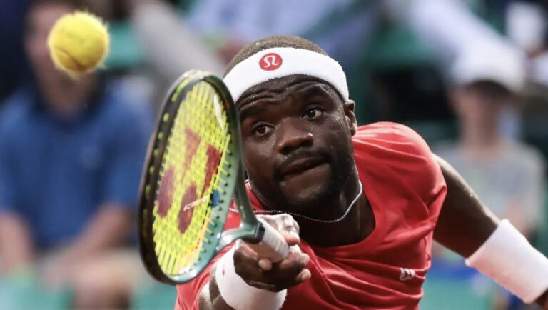 Tiafoe entra em Houston com vitória tranquila, Nishikori desiste após 20 minutos