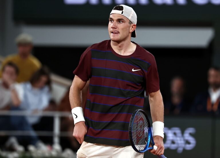 Draper bate Monfils (e o público) em batalha incrível e marca duelo com… Fonseca em Paris