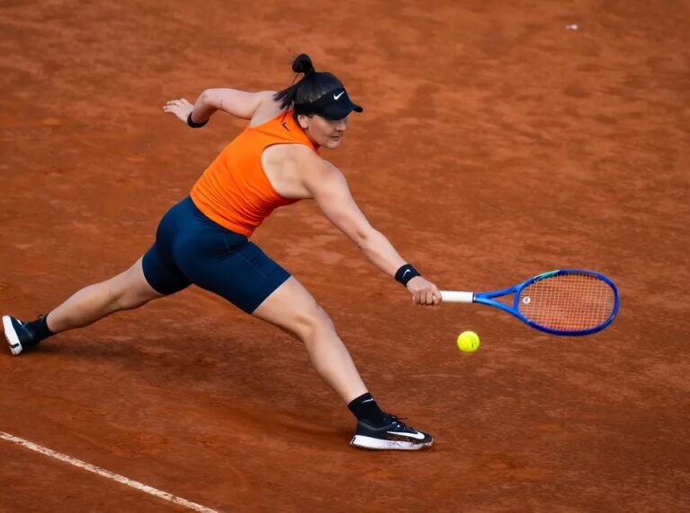 Andreescu desperdiça grande vantagem e desilude no qualifying de Roland Garros
