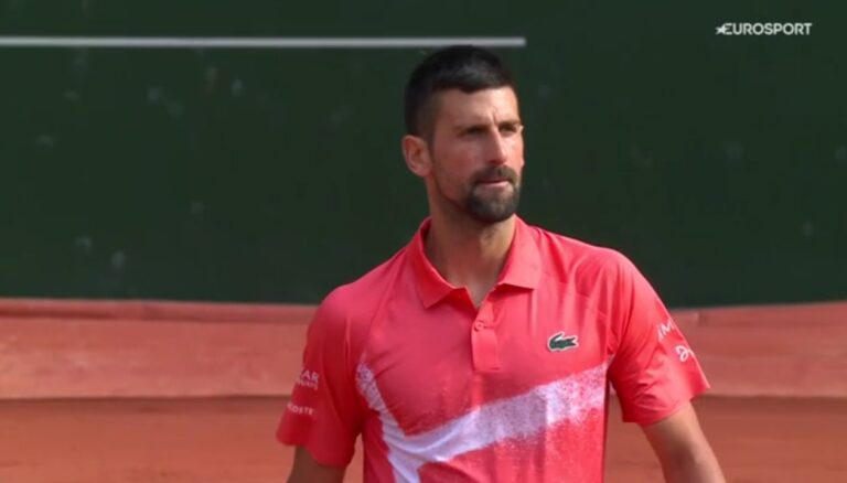 [VÍDEO] Djokovic venceu o 100.º título da carreira… e nem sequer celebrou a conquista