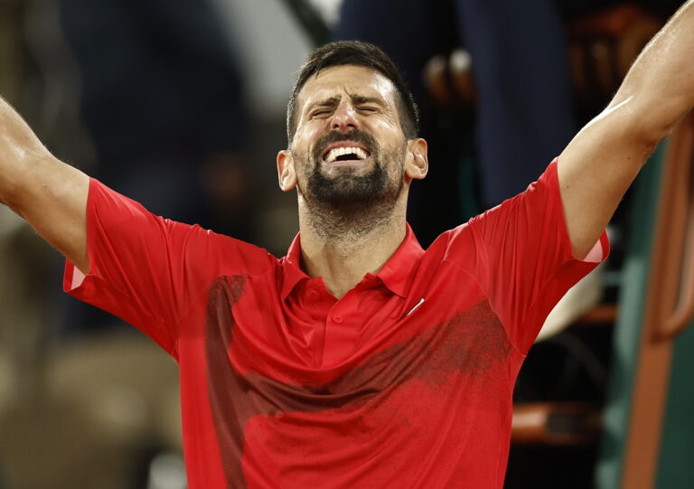 Djokovic alcança registo inédito contra tenistas do top 5 em torneios do Grand Slam