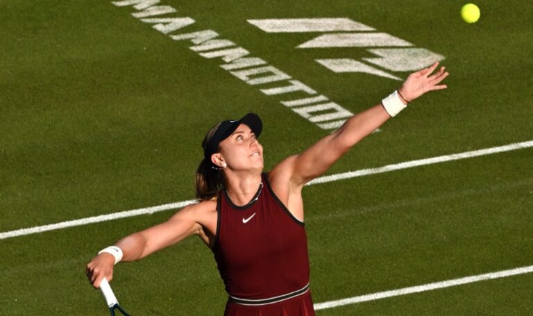 Outra vez? Badosa desiste de Berlim devido a lesão e liga alarmes para Wimbledon
