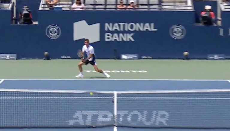 [VÍDEO] Um insólito pedido de VAR em Toronto numa bola que ‘furou’ a rede