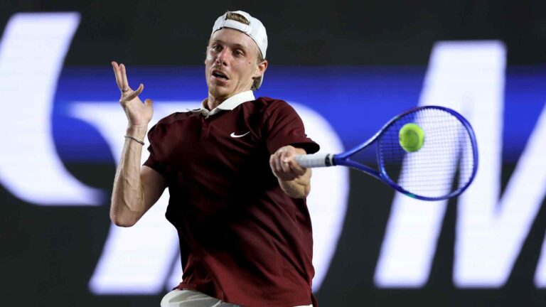 Shapovalov arrasa, Kovacevic surpreende Rublev rumo à final em Los Cabos