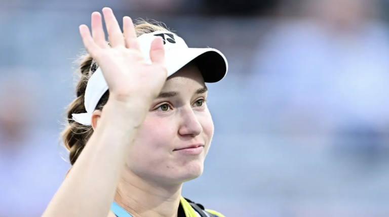 Rybakina apura-se para as meias-finais de um WTA 1000 pela 10.ª vez