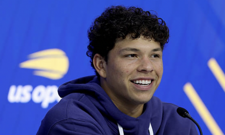 Shelton sobre Sinner e Alcaraz: «Têm estado à frente nestes últimos dois anos»