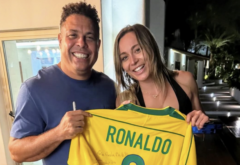 Badosa encontrou-se com… Ronaldo Fenómeno e ganhou uma camisola especial