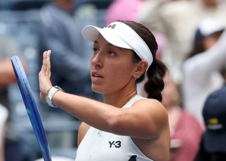 Pegula passeia rumo a duelo com Azarenka no US Open