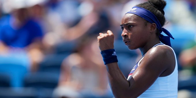 Gauff afina serviço e joga muito rumo aos ‘quartos’ em Cincinnati