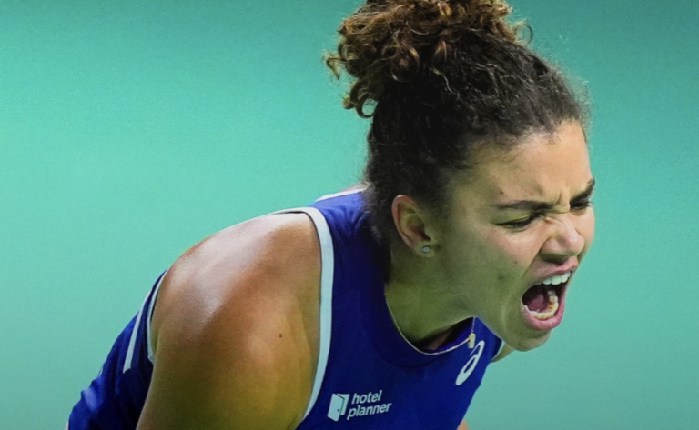 Itália consegue duas reviravoltas brutais e bate China rumo às ‘meias’ da BJK Cup