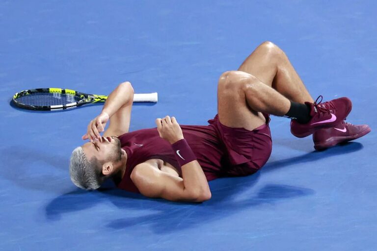 Alcaraz tranquiliza após susto em Tóquio: «Sinto-me igual ao final, o que é ótimo»