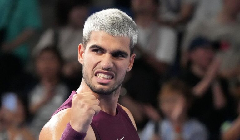 Alcaraz recupera do pé e joga muito rumo aos ‘quartos’ em Tóquio