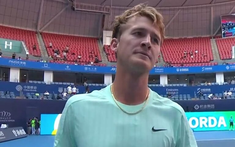 Sebastian Korda dispara 20 ases e avança em Hangzhou