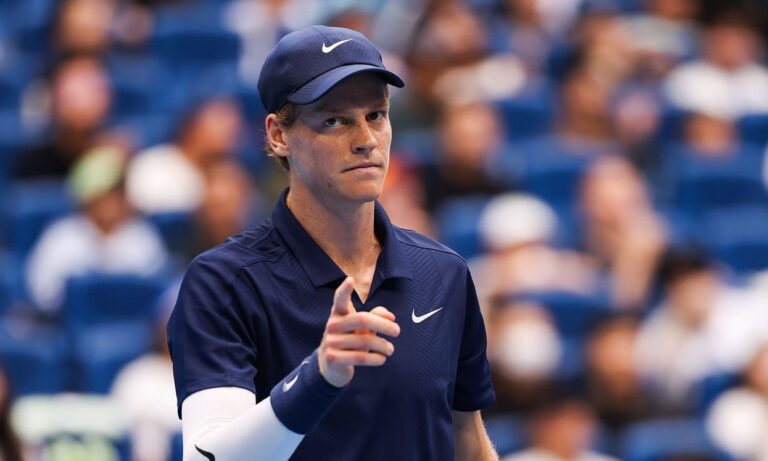 Sinner cada vez mais próximo do recorde de finais consecutivas em hard court