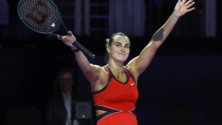 Sabalenka iguala Sharapova em registo incrível de regularidade nas WTA Finals