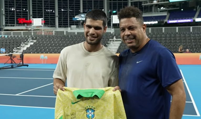 [VÍDEO] Ronaldo Fenómeno esteve com Alcaraz e até lhe ganhou um ponto