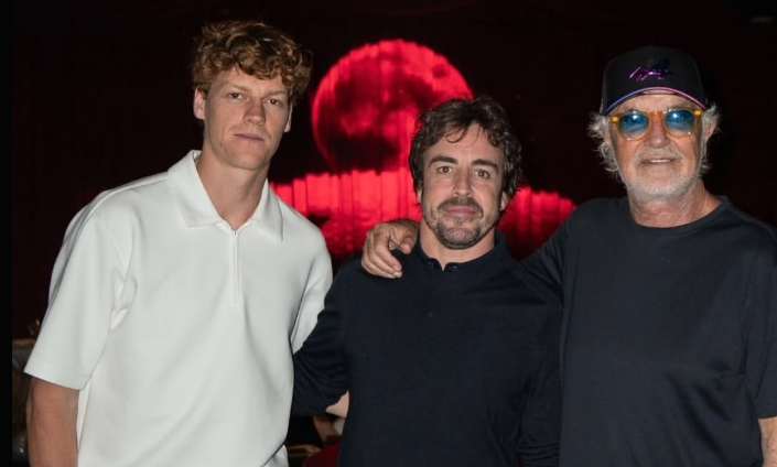 Sinner aproveita últimos momentos de férias com Alonso em Abu Dhabi