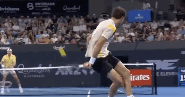 [VÍDEO] Dimitrov e Carreño protagonizam ponto inacreditável em Brisbane