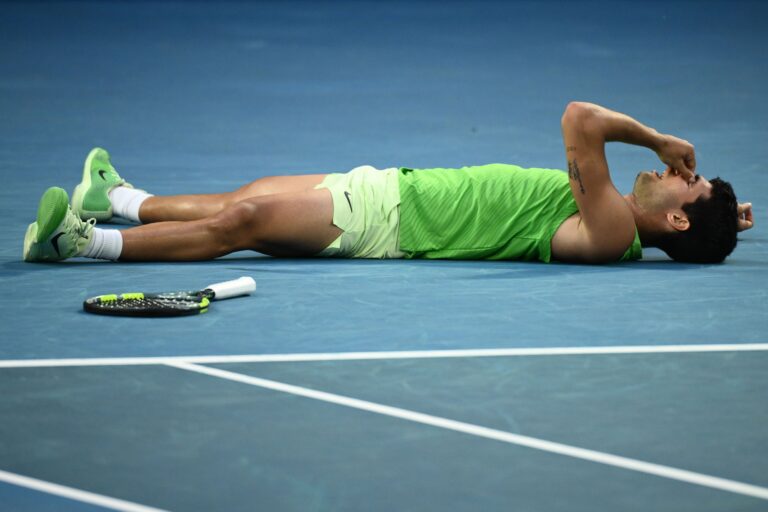 Alcaraz torna-se no mais jovem de sempre a qualificar-se para as finais dos quatro Grand Slams