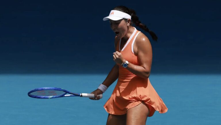 Pegula afunda Anisimova e estreia-se nas meias-finais do Australian Open