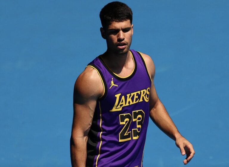 Lebron James reage à ‘homenagem’ de Alcaraz em Melbourne: «Cumprimentos ao jovem rei»