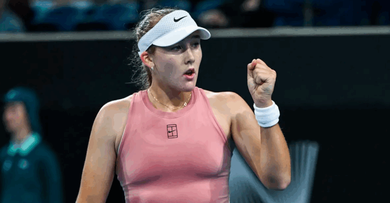 Andreeva arrasa e volta a uma meia-final 10 meses depois