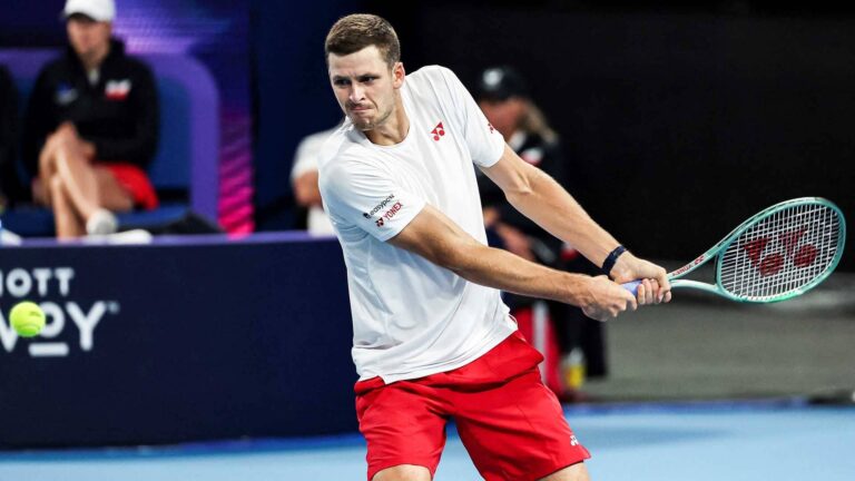 Hurkacz vinga-se de Fritz e deixa Polónia a um passo da final da United Cup