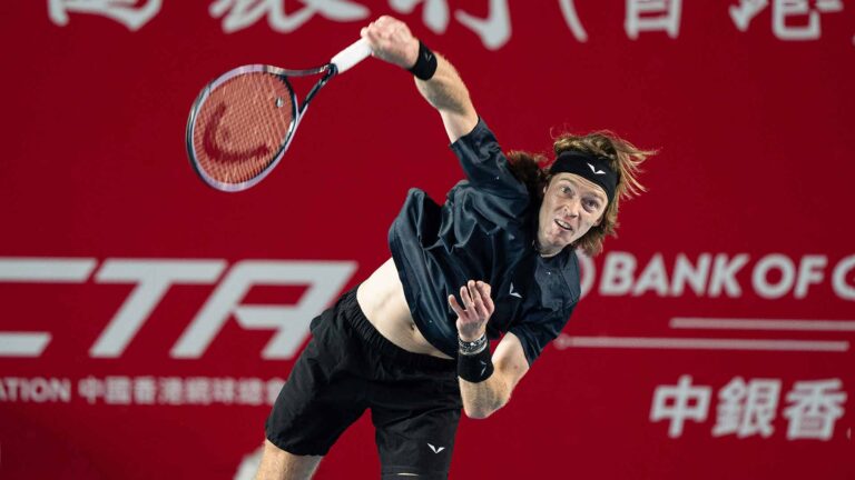 Rublev afasta fantasmas e marca duelo com Nuno Borges nos ‘quartos’ de Hong Kong