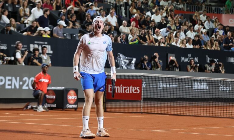 Buse continua em alta e nega Berrettini rumo às meias-finais do Rio Open