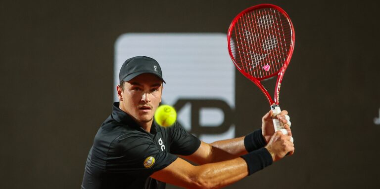 João Fonseca sofre reviravolta contra tenista fora do top 90 e cai no Rio Open