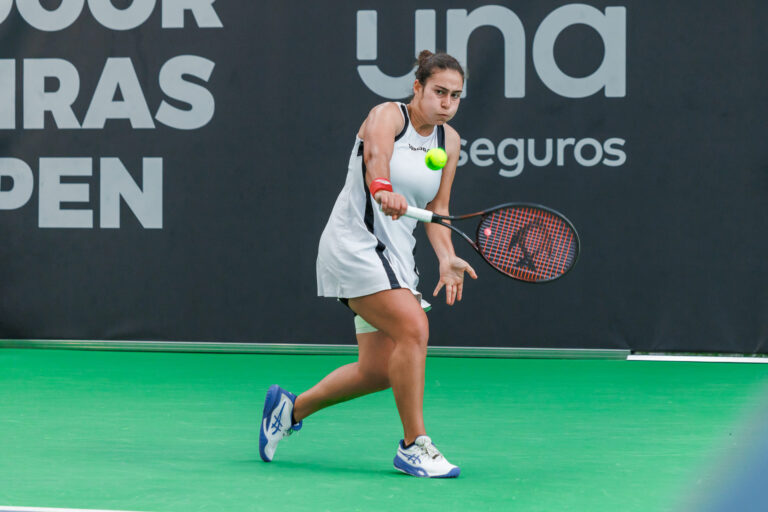 Pipa Santos e Madalena Matias eliminadas do segundo WTA 125 de Oeiras