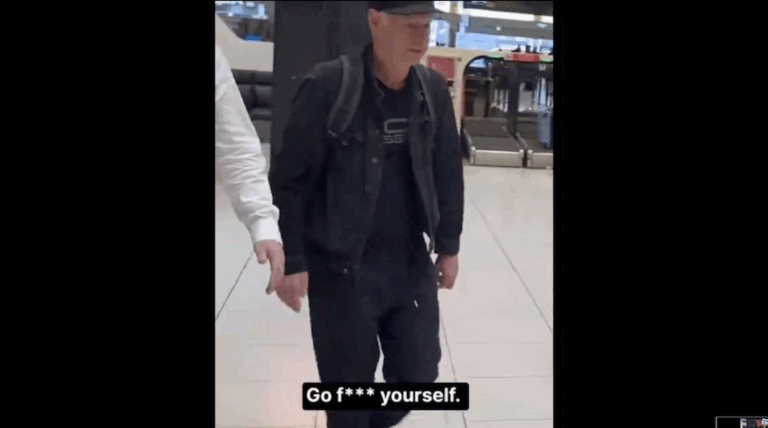 [VÍDEO] John McEnroe insulta fãs à saída da Austrália