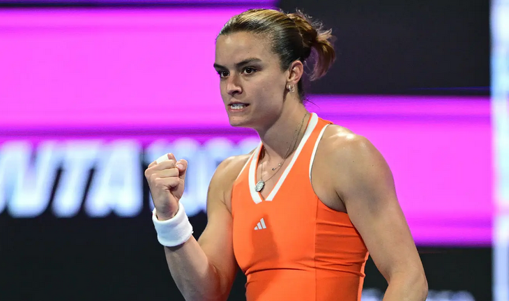 Sakkari surpreende Swiatek e avança para as meias-finais do WTA 1000 de Doha