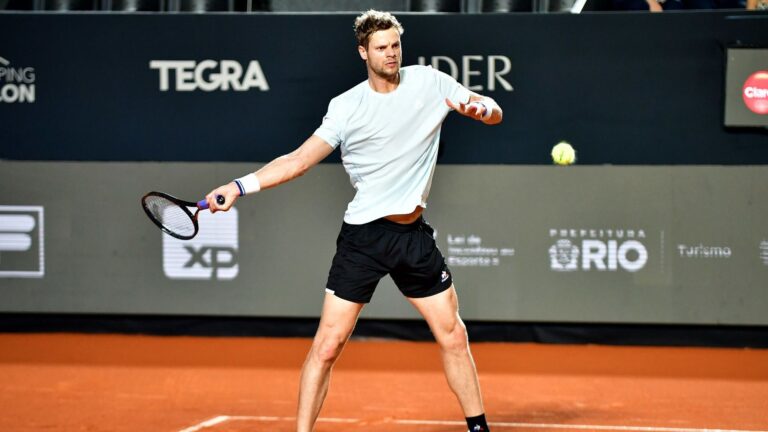 Hanfmann volta a uma final seis anos depois e desafia Darderi em Santiago